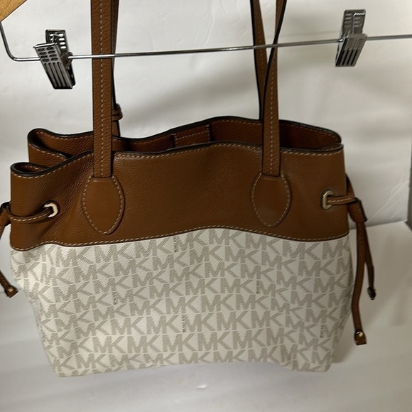 Michael Kors Marina North South Large Drawstring Tote - Picture 8 of 10